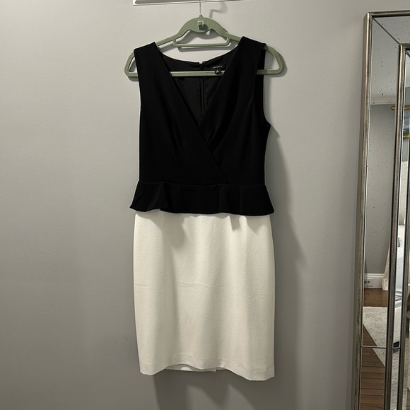 Like new peplum Ann Taylor dress size 6 - Picture 1 of 8
